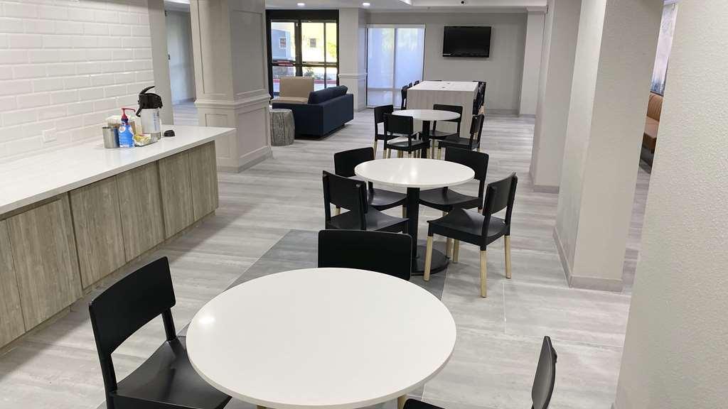 Best Western Plus Sugar Land/Stafford Restaurant photo