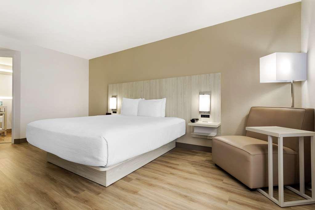 Best Western Plus Sugar Land/Stafford Room photo