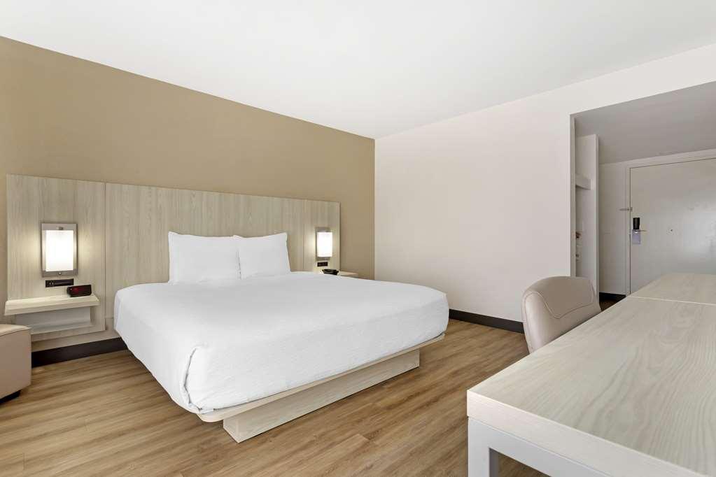 Best Western Plus Sugar Land/Stafford Room photo